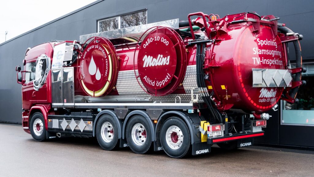 RECYCLER-e1570092451299 En av Molins miljövänliga spolbilar